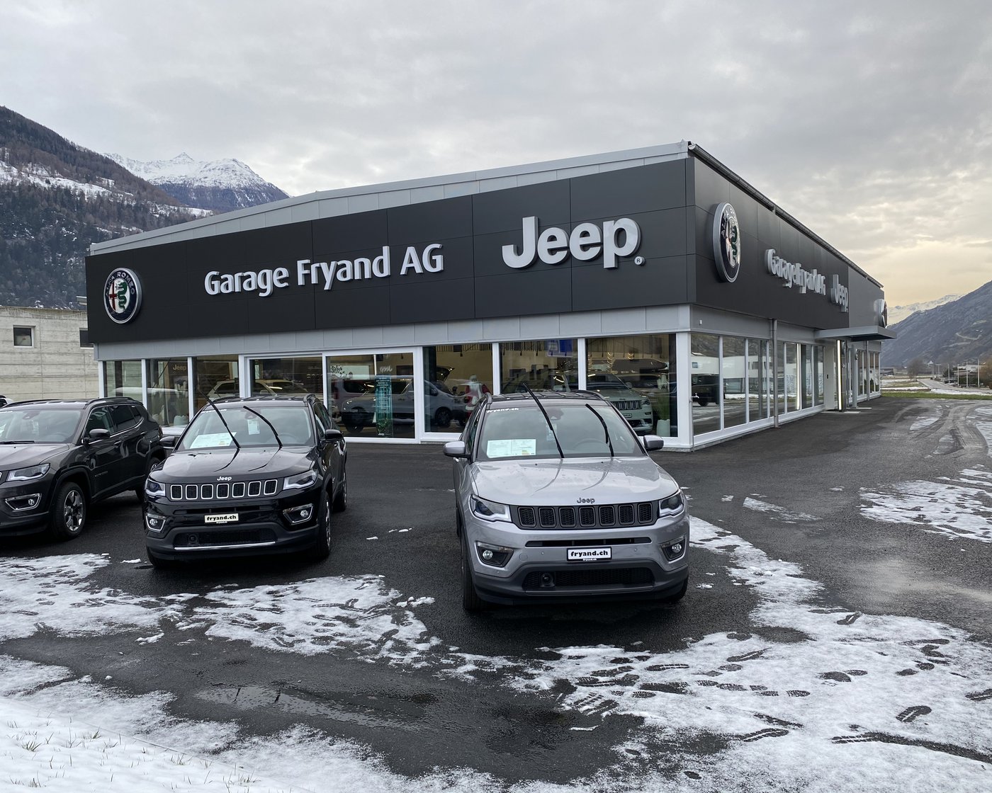 Ausstellungshalle Jeep-Land Fryand, Steg